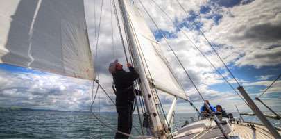 Wounded veterans sailing
